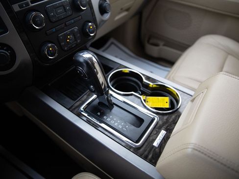 Used 2017 Ford Expedition Limited w/ Equipment Group 301A image 17