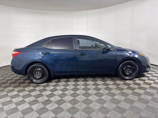 Used 2019 Toyota Corolla LE FWD image 2