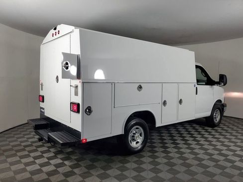 New 2025 Chevrolet Express 3500 w/ Power Convenience Package image 4