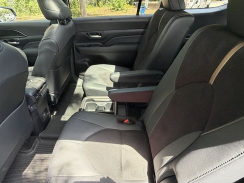 Used 2026 Toyota Grand Highlander AWD Hybrid image 31