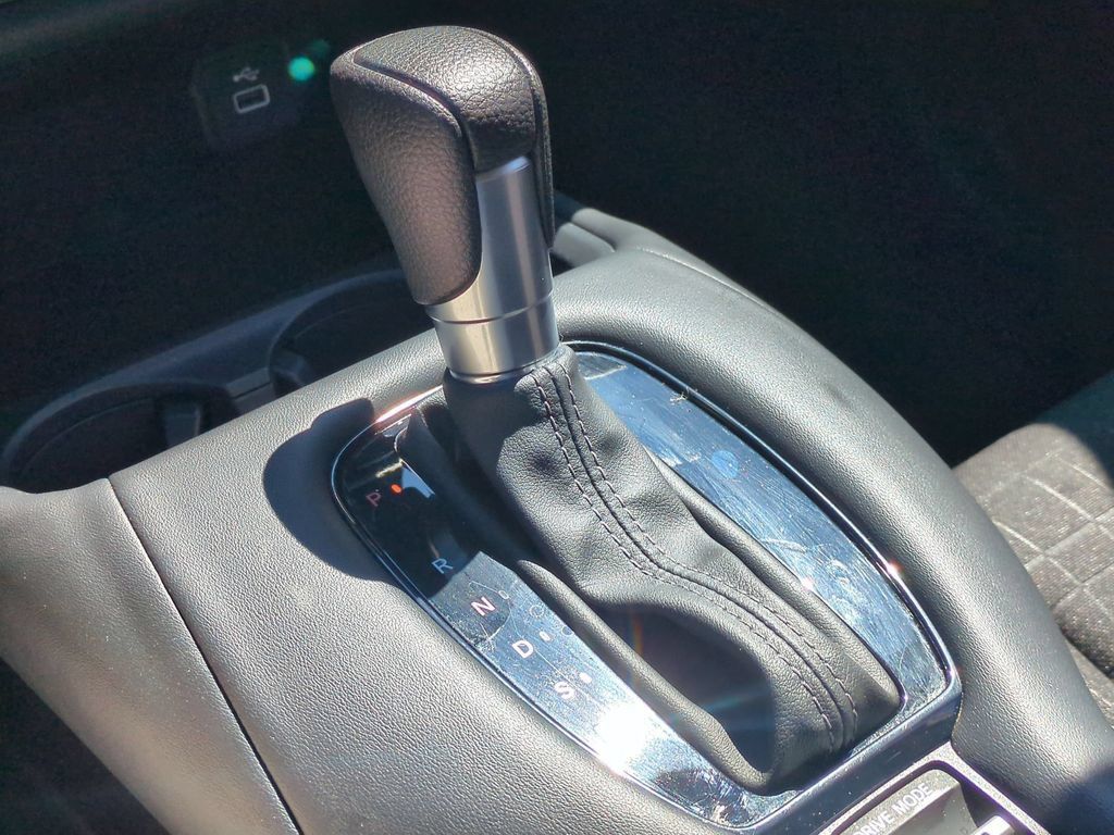Used 2025 Honda HR-V LX image 19