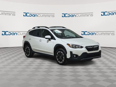 Used 2022 Subaru Crosstrek 2.0i Premium w/ Moonroof Package AWD/4WD image 2