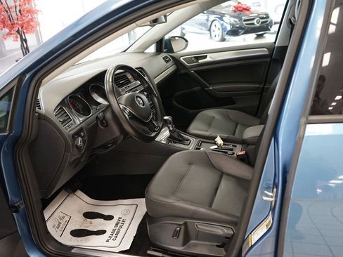 Used 2016 Volkswagen e-Golf SEL Premium image 27