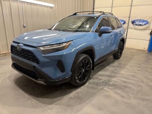 Used 2022 Toyota RAV4 SE AWD/4WD image 5