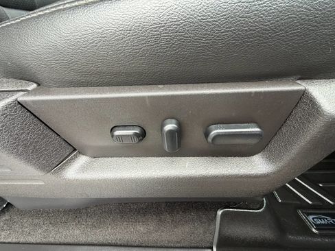 Used 2014 Ford F150 FX4 w/ Equipment Group 402A Luxury AWD/4WD image 31