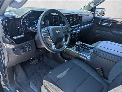 Used 2025 Chevrolet Silverado 1500 LT w/ Safety Package RWD image 9