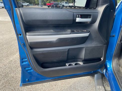 Used 2018 Toyota Tundra SR5 w/ SR5 Upgrade Package AWD/4WD image 15