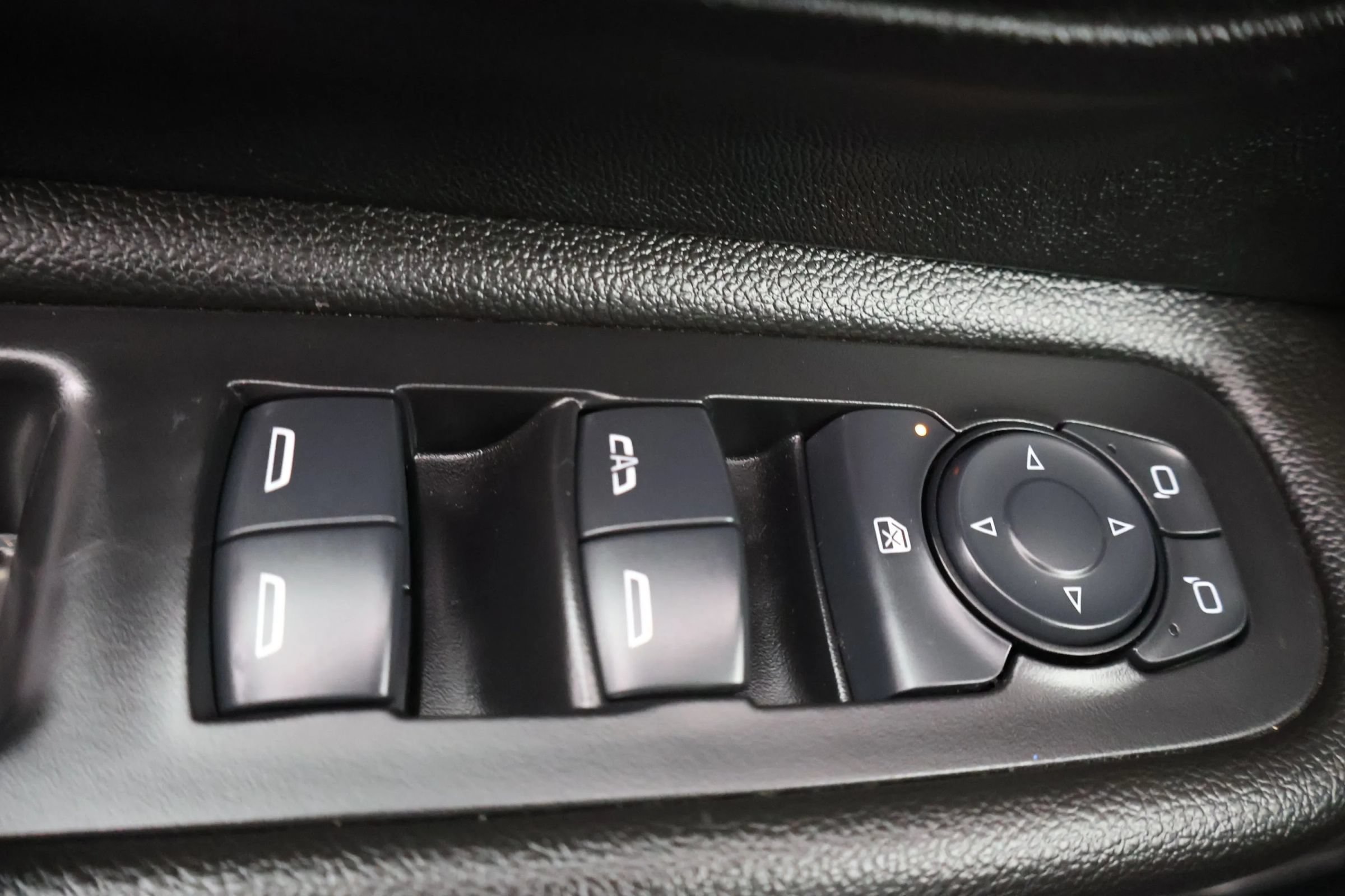 Used 2024 GMC Terrain SLE AWD/4WD image 18
