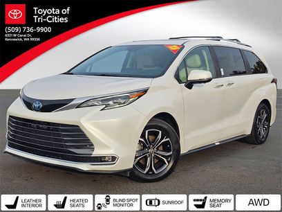 Used 2025 Toyota Sienna Platinum