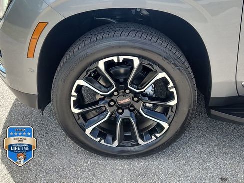 New 2026 GMC Yukon Elevation w/ Elevation Premium Package AWD/4WD image 7