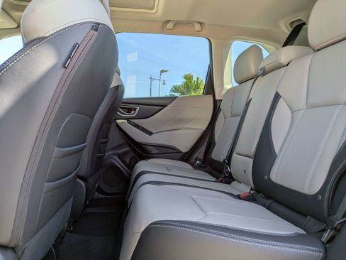 Used 2020 Subaru Forester Limited image 15