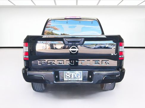 Used 2024 Nissan Frontier SV image 5