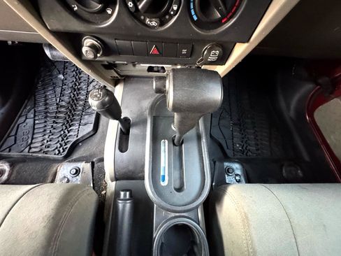 Used 2008 Jeep Wrangler Sahara w/ Dual Top Group image 13