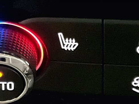 Used 2018 Buick Enclave Essence image 35