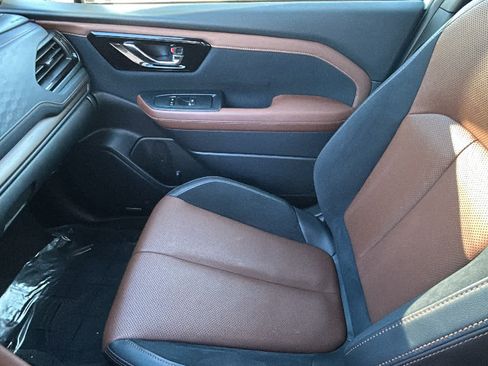 Certified 2025 Subaru Forester Touring AWD/4WD image 13