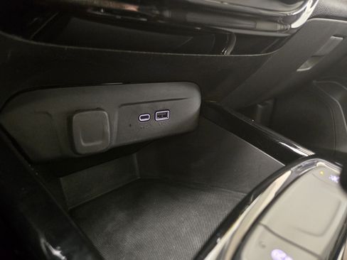 Certified 2025 Chevrolet Trax LT w/ LT Convenience Package image 26