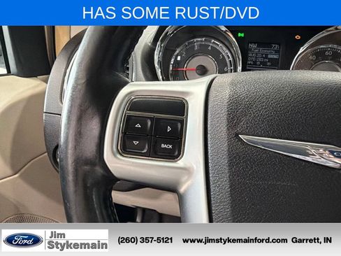 Used 2011 Chrysler Town & Country Touring w/ Entertainment Group #1 FWD image 24