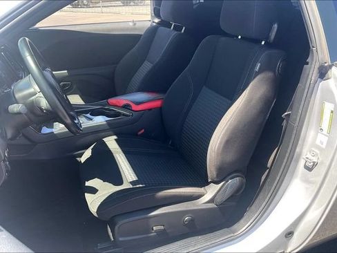Used 2022 Dodge Challenger SXT RWD image 27