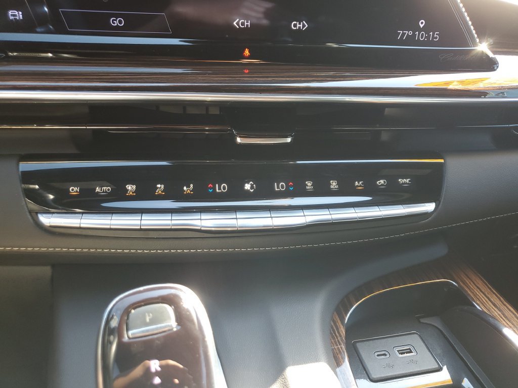 Used 2023 Cadillac Escalade ESV Premium Luxury AWD/4WD image 22