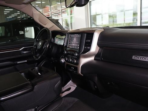 Used 2019 RAM 1500 Laramie AWD/4WD image 46