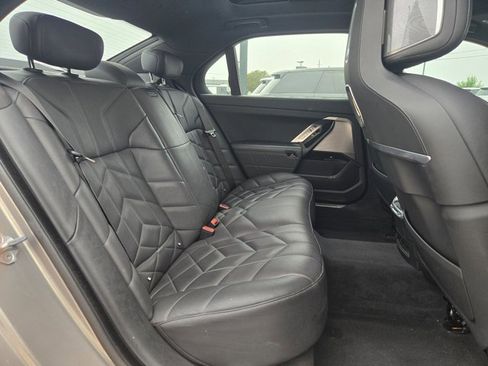 Used 2024 BMW 740i RWD image 21