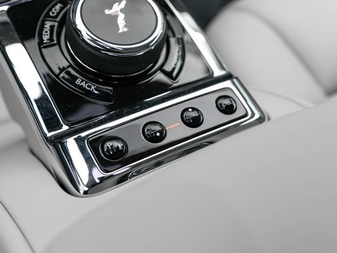 Used 2024 Rolls-Royce Phantom Extended Wheelbase w/ Leather Finishing Pack image 25