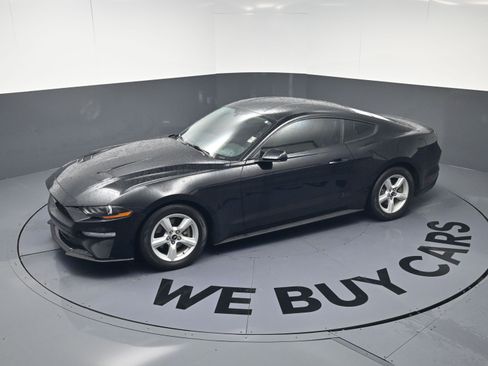 Used 2018 Ford Mustang Coupe image 26