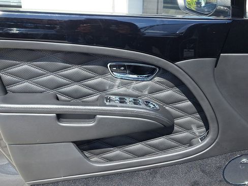 Used 2017 Bentley Mulsanne Speed image 17