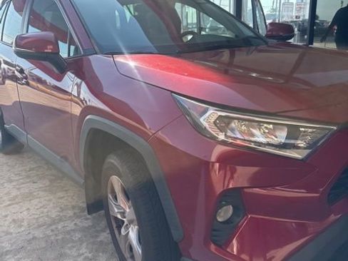 Used 2020 Toyota RAV4 XLE w/ Convenience Package image 1