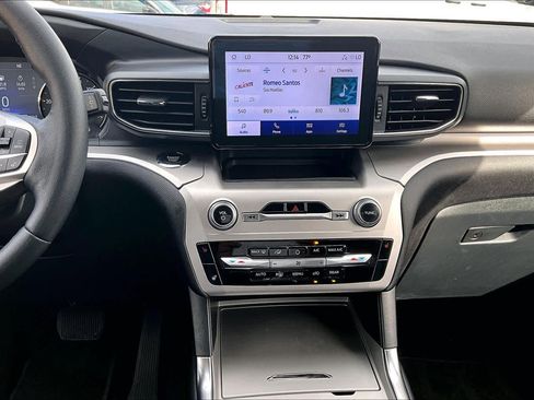 Certified 2022 Ford Explorer XLT w/ Equipment Group 202A image 7