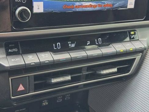 Used 2025 Toyota Camry SE w/ Convenience Package FWD image 83