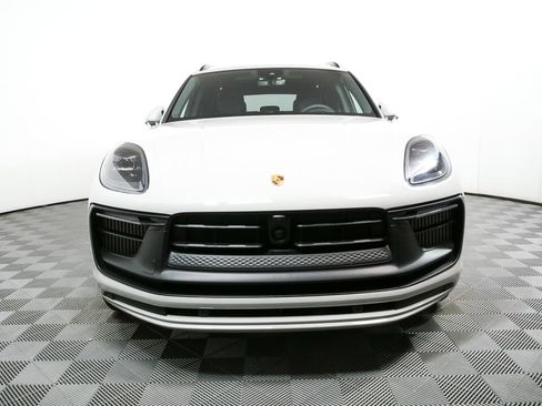 Certified 2025 Porsche Macan GTS image 34