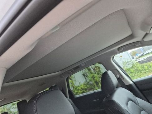 New 2026 Nissan Pathfinder SL w/ SL Premium Package AWD/4WD image 7