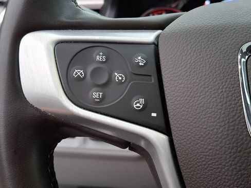 Certified 2023 GMC Acadia SLT w/ Technology Package AWD/4WD image 23