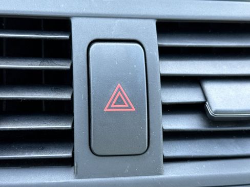 Used 2012 Toyota Corolla image 32