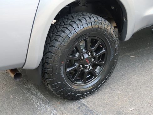 Used 2012 Toyota Tundra 4x4 Double Cab w/ Tow Pkg image 10