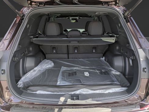 Used 2026 Subaru Forester Premium AWD/4WD image 12