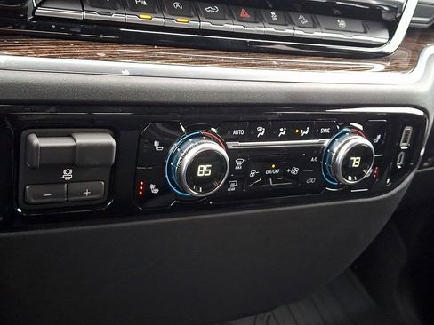 New 2026 GMC Sierra 1500 SLE image 11