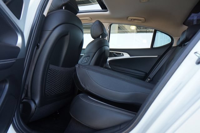 Used 2026 Genesis G70 2.5T Prestige RWD image 32