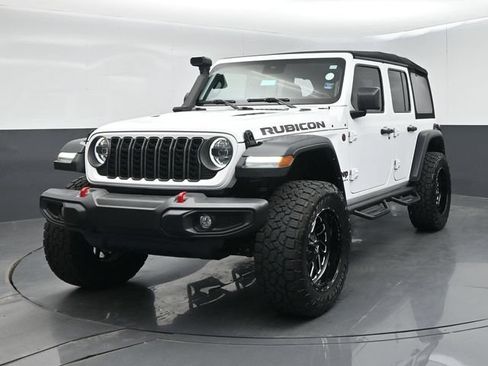 Used 2024 Jeep Wrangler Unlimited Rubicon AWD/4WD image 4