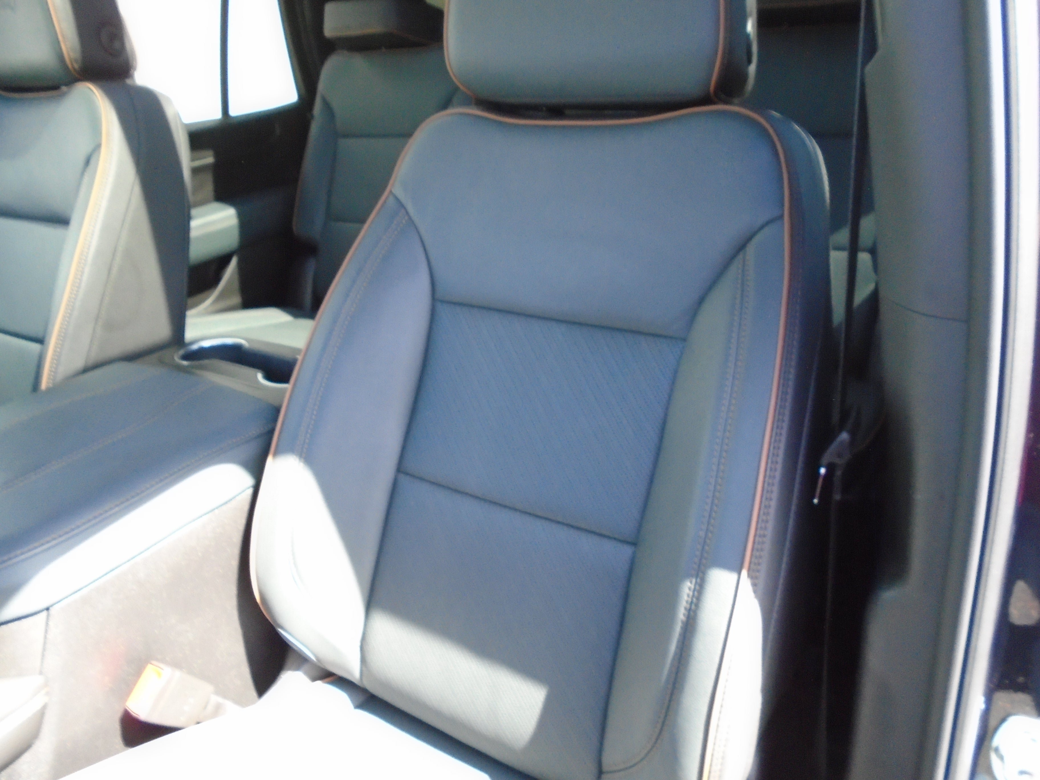 Used 2025 GMC Yukon AT4 AWD/4WD image 62
