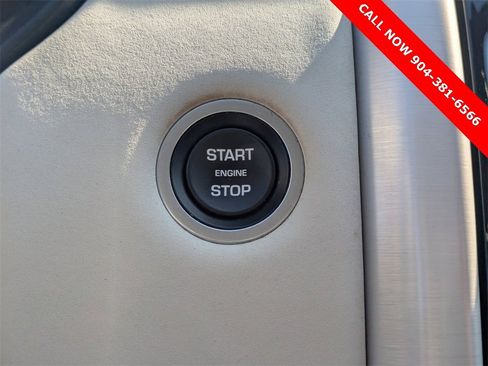 Used 2019 Land Rover Discovery HSE image 8