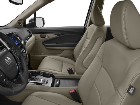 Used 2017 Honda Pilot Touring image 9