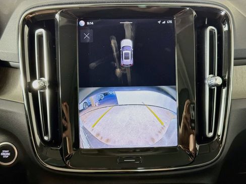 Certified 2023 Volvo XC40 B5 Ultimate AWD/4WD image 13