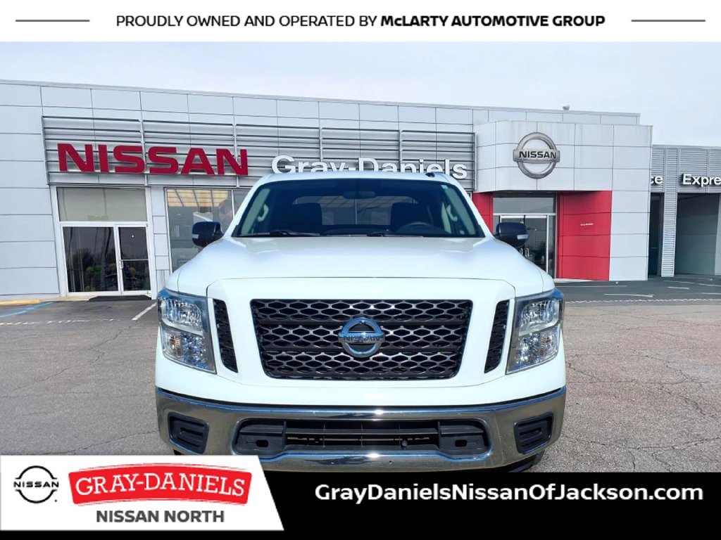Used 2019 Nissan Titan SV RWD image 2
