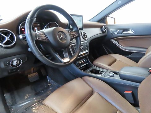 Used 2018 Mercedes-Benz GLA 250 4MATIC image 7