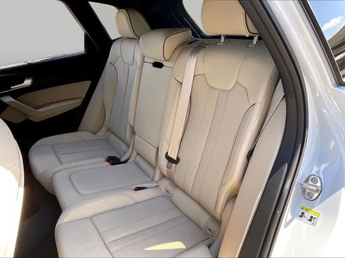 Used 2024 Audi Q5 e Premium Plus AWD/4WD image 21