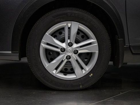 New 2025 Nissan Kicks Play S image 8