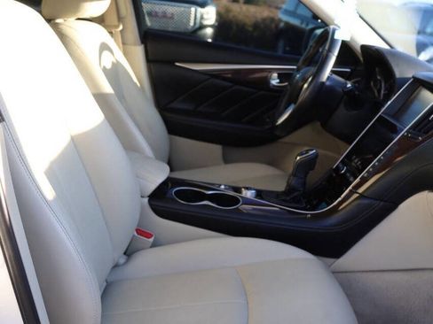 Used 2018 INFINITI Q50 Luxe w/ Essential Package (3.0T Luxe) image 15