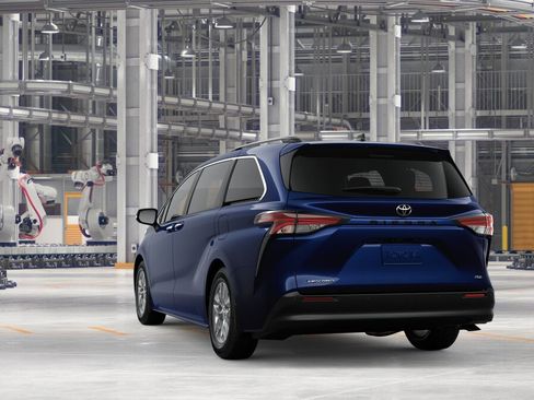 New 2026 Toyota Sienna XLE AWD/4WD image 7